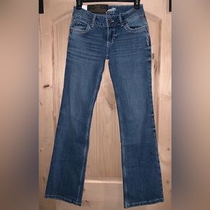 Women Wrangler Retro Sadie Jeans Color Rosie.Size00x32 Never worn. Tags still on